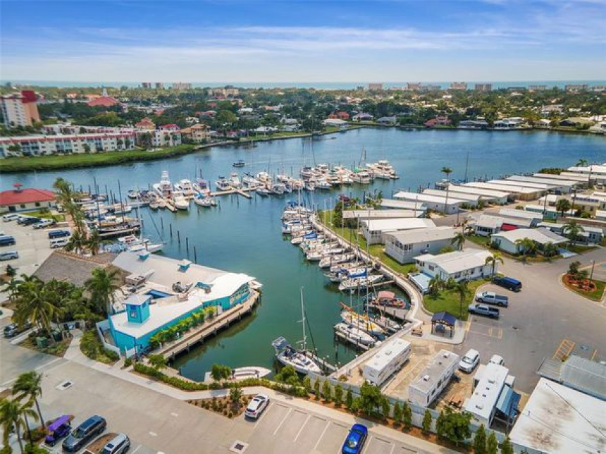 Environmental Considerations for Intracoastal Waterway Homeowners
