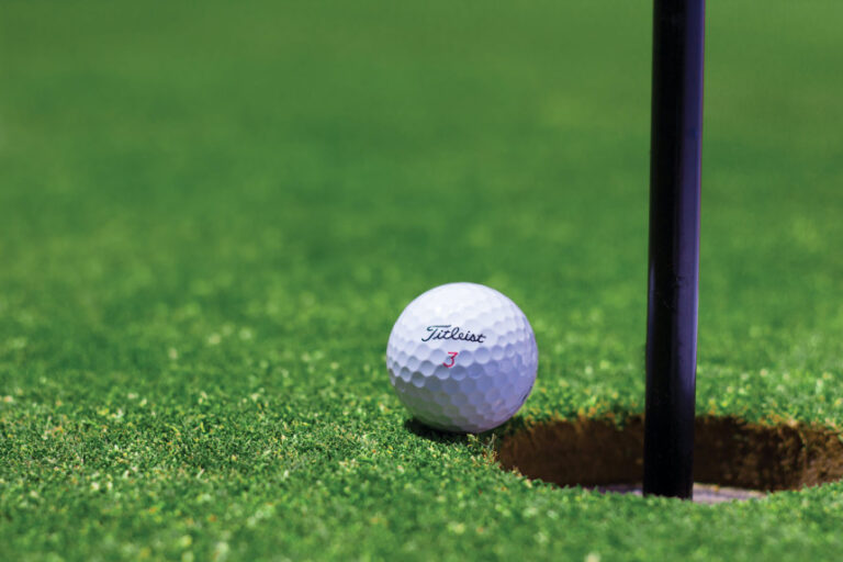 Elevate Your Game: The Impact of Personalized Golf Clothing