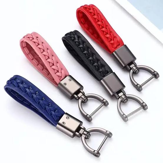 Lanyard Keychain Trends: What’s Hot and What’s Next in Keychain Fashion