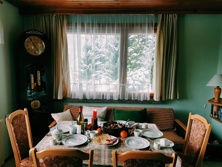 10 Essential Indoor Preparation Tips for a Cozy Winter