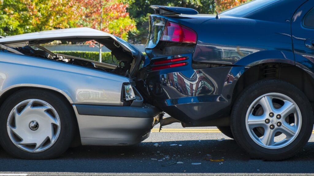 Navigating Post-Crash Chaos: 5 Must-Do Steps After a Car Accident in Orlando, Florida
