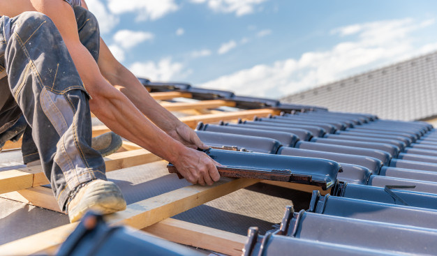 Choosing the Right Roofing Service: What Every Homeowner Should Consider