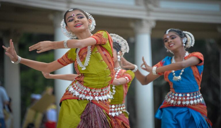 Enhance your travel experience: The best ways to immerse better in local cultures
