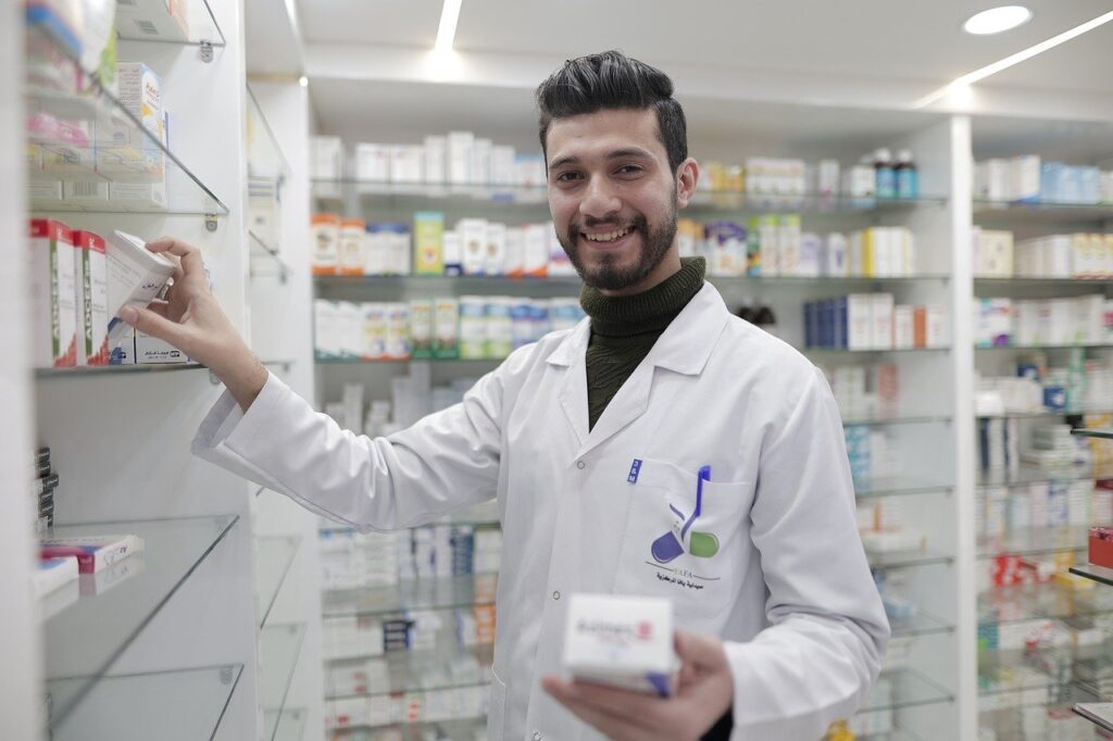 Choosing the Right Pharmacy Technician Training Program