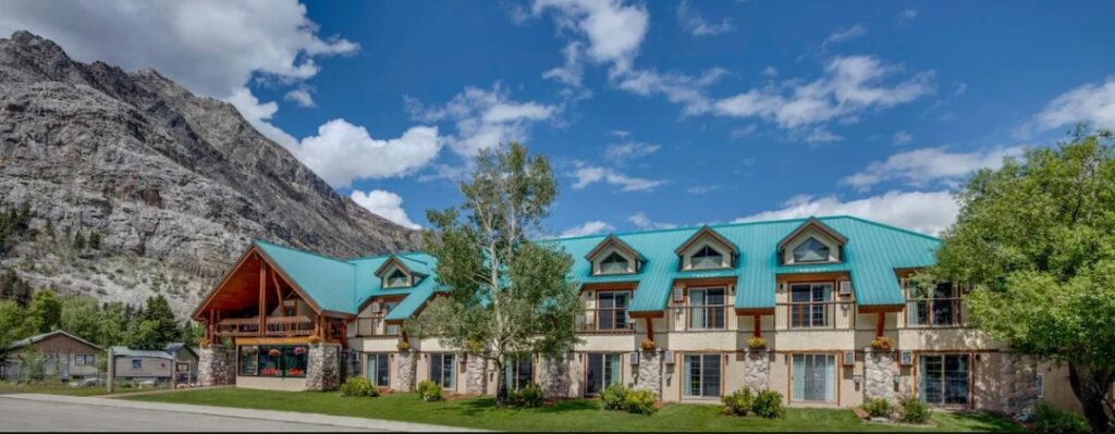 Planning Your Stay: How to Pick the Right Waterton Hotel