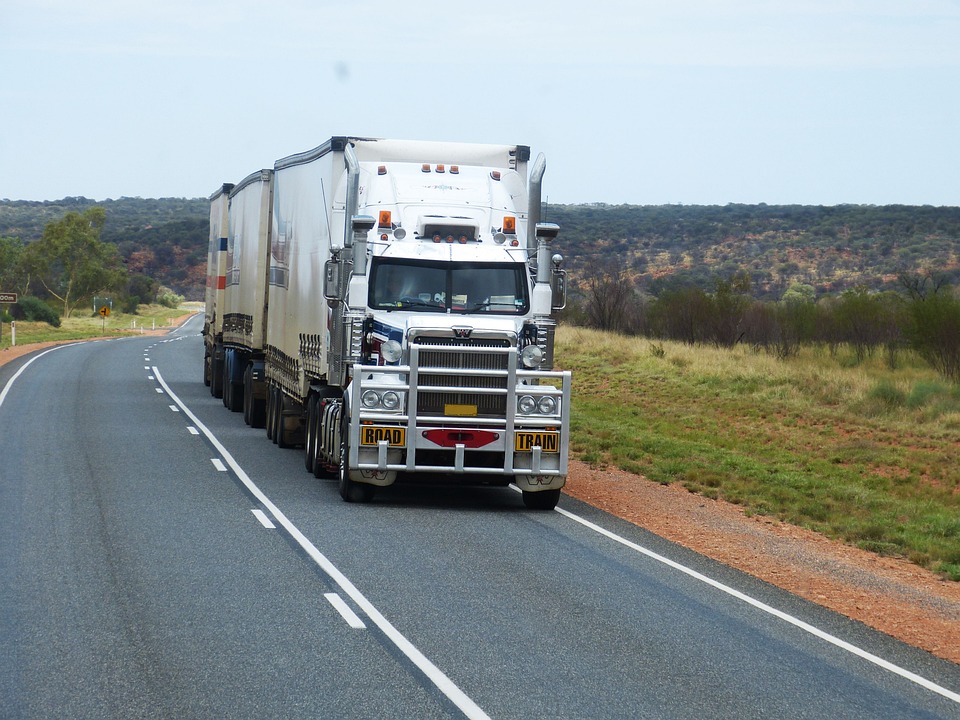 What to Do and What to Avoid After a Commercial Truck Accident