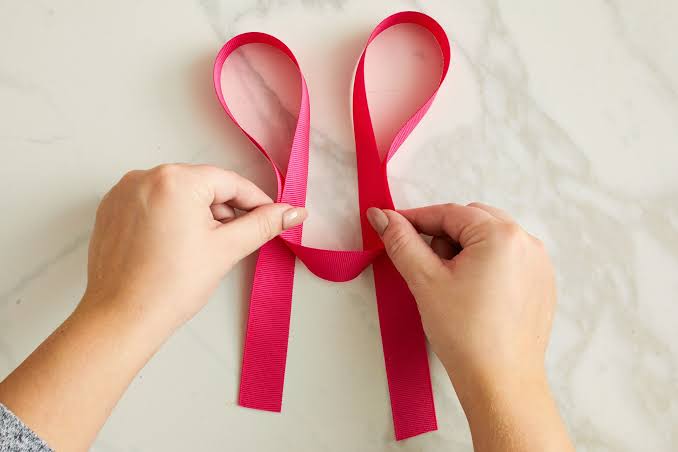 How to Make a Bow out of Ribbon