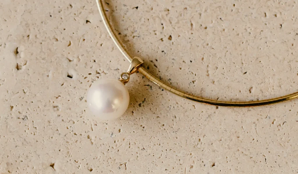 Pearl Necklaces: A Symbol of Sophistication and Grace