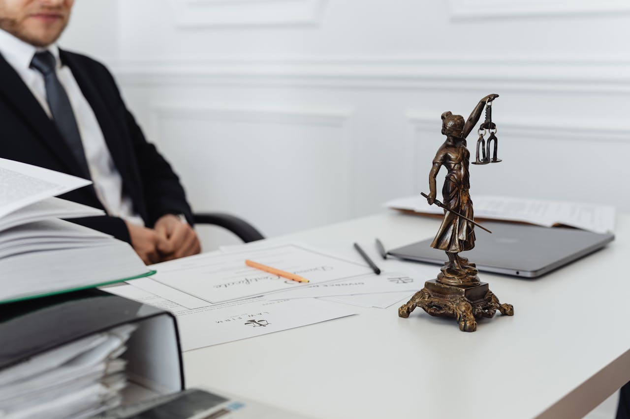 6 Mistakes People Make When Hiring a Lawyer