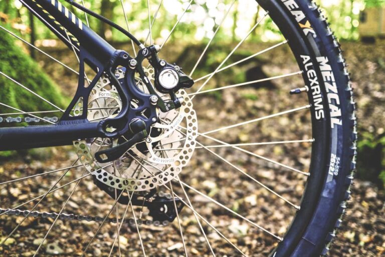 Essential Features to Look for in a Vehicle for Mountain Bikers