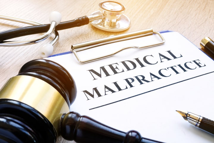 5 Ways Kentucky Medical Malpractice Lawyers Help Victims Recover Damages