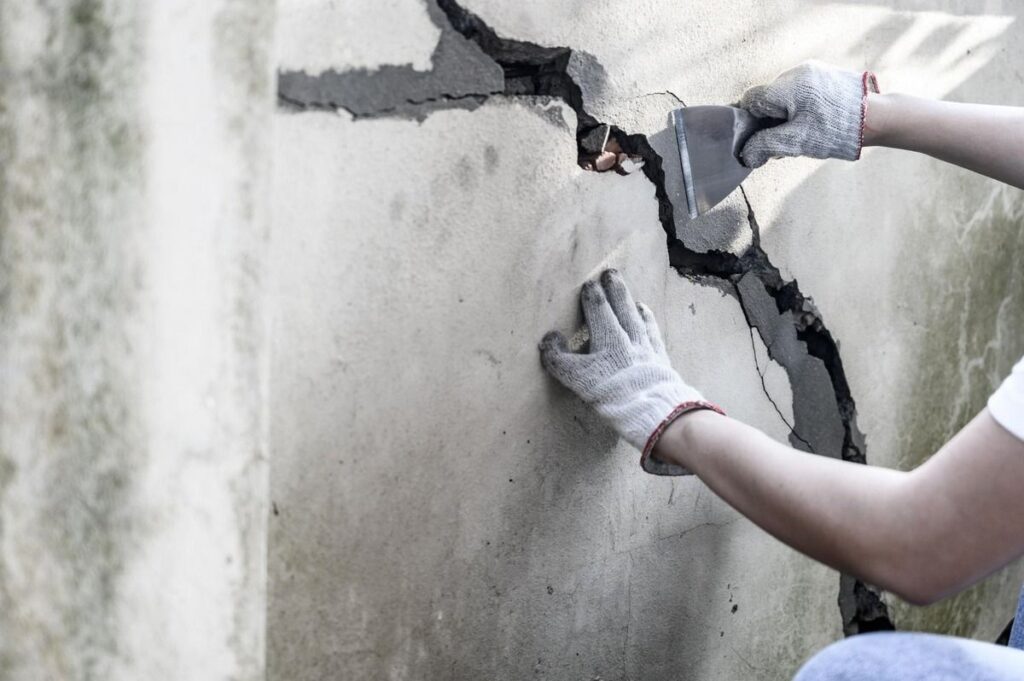 Repair Cracks in Walls