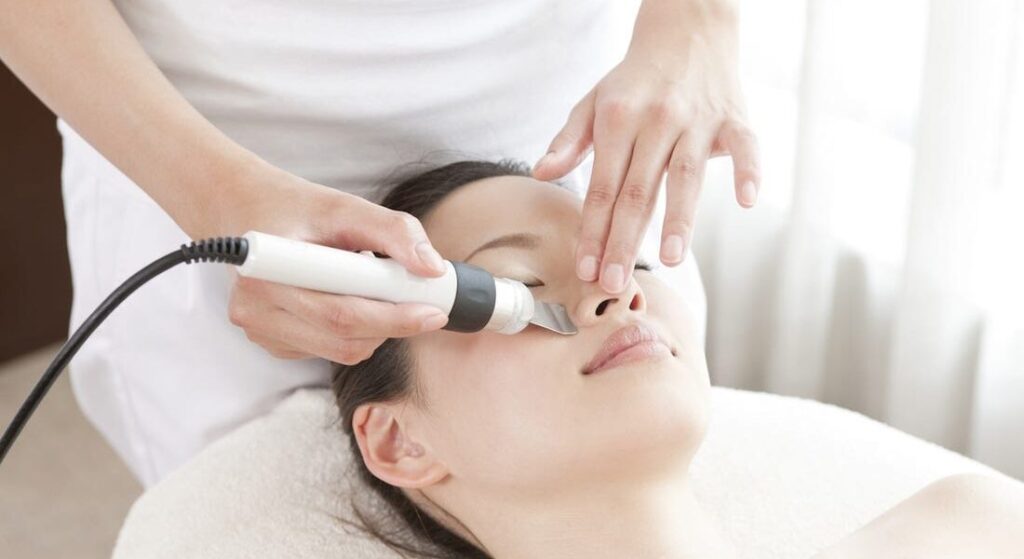 The Rise of Non-Invasive Tech: How Advanced Devices Are Transforming Beauty Procedures