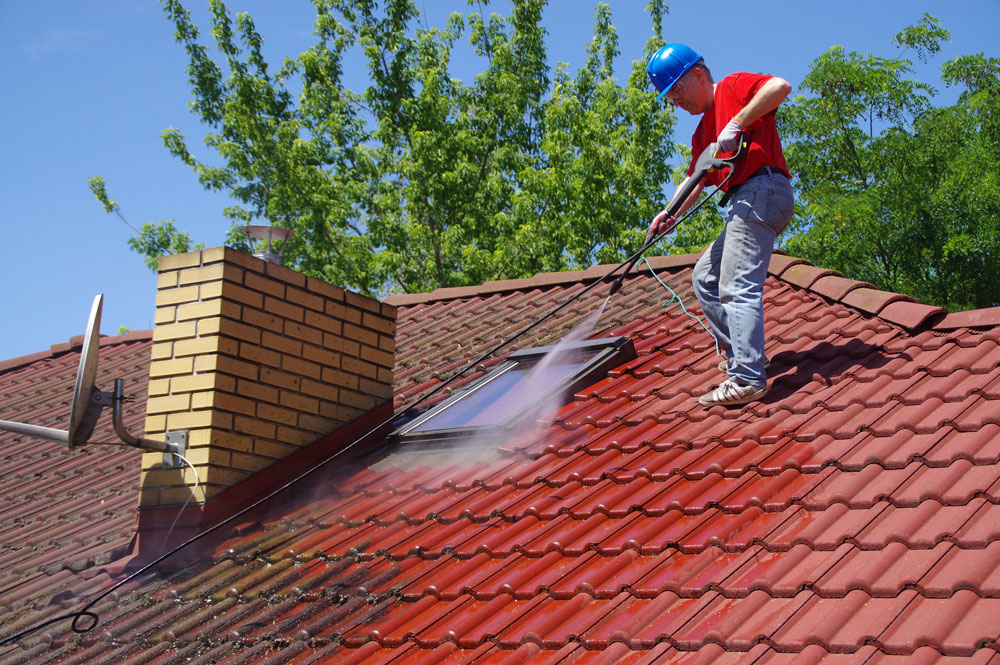 How Roof Cleaning In Vancouver, WA Enhances Curb Appeal And Property Value?