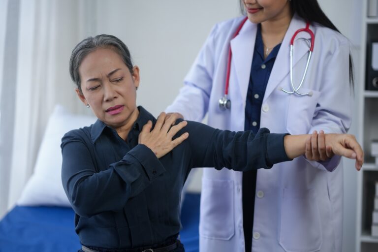 7 Red Flags That Mean It’s Time To See a Doctor for Pain