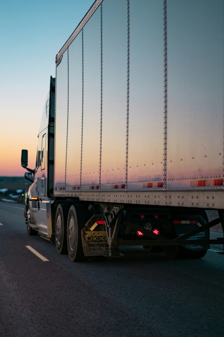 How advanced GPS tracking solutions improve last-mile efficiency
