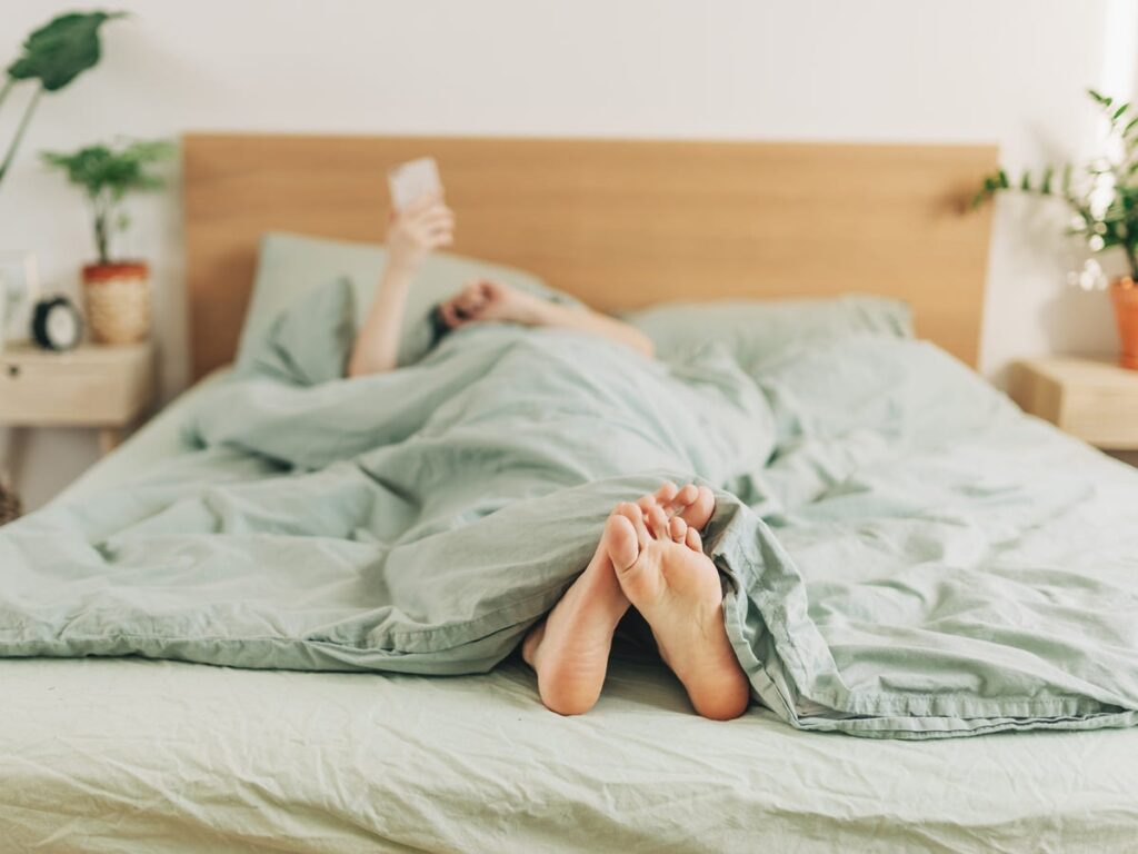 Transform Your Sleep: Discover the Benefits of Grounding Sheets