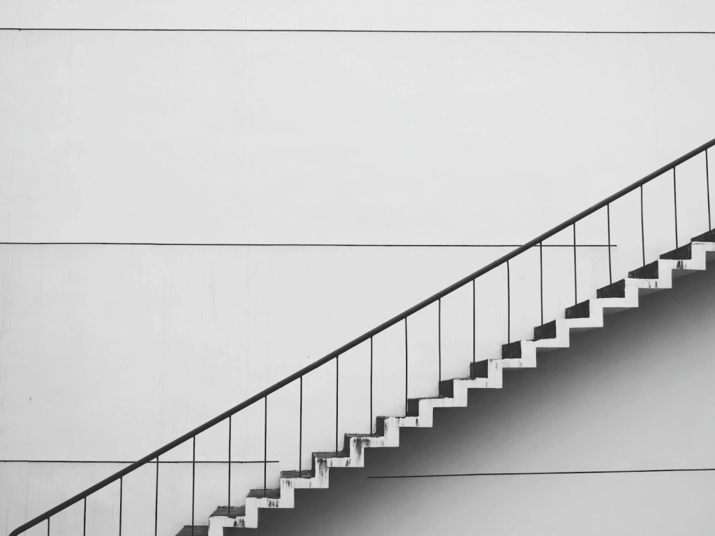 Design Trends That Elevate Staircase Remodeling Projects