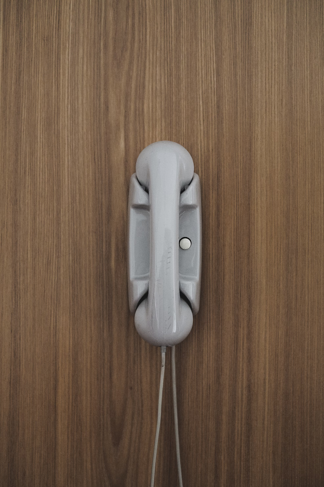 6 Ways a 24/7 Hotline Can Make a Difference in a Crisis