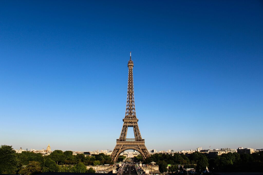 How to Book Business Class Tickets to France Without Overpaying