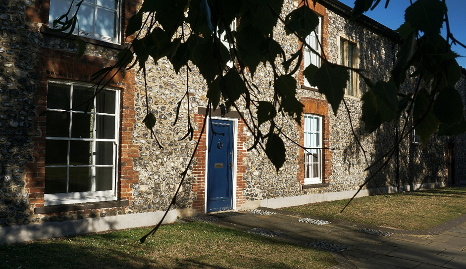 What Are the Best Materials for Thermally Efficient Sash Windows