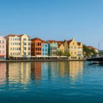 Outdoor-Photoshoot-in-Curacao-at-Handelskade-waterfront-with-pastel-Dutch