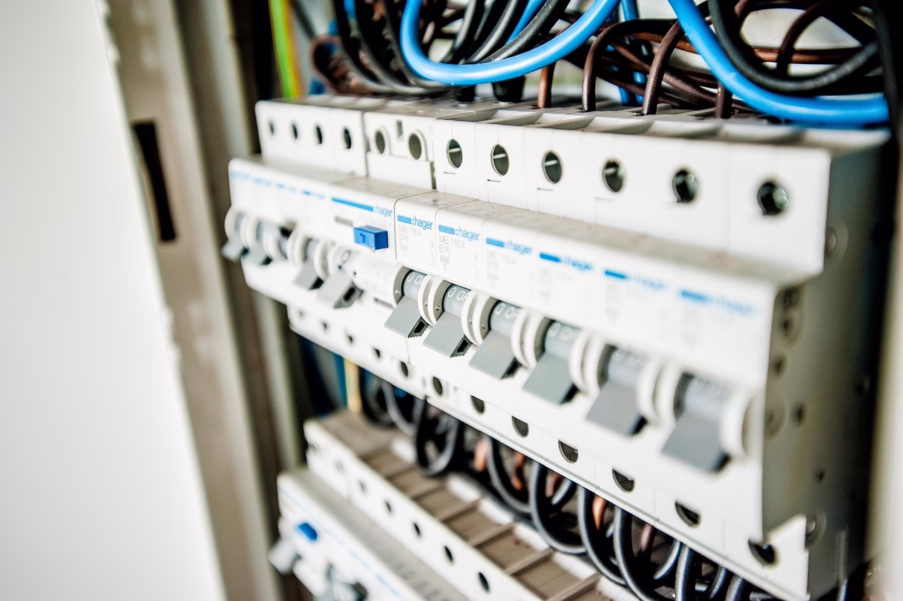 How Industrial Switches Improve Operational Efficiency