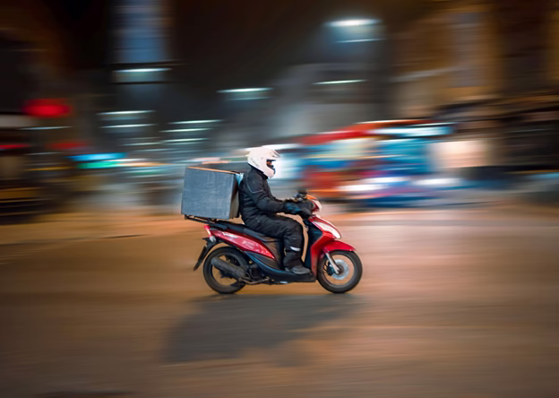 Why Tracking Has Become the Backbone of Modern Courier Services