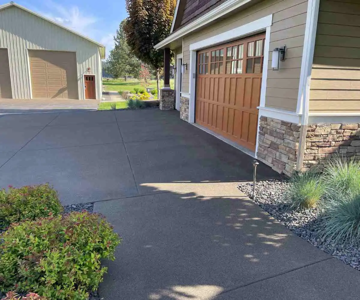 Driveway Resurfacing in Florida: Avoiding Common Mistakes and Ensuring Long-Lasting Results