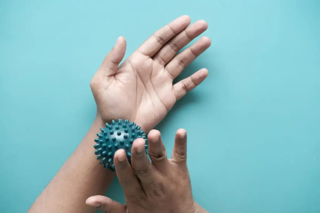 Massage Ball vs Foam Roller: Which One Should You Choose?