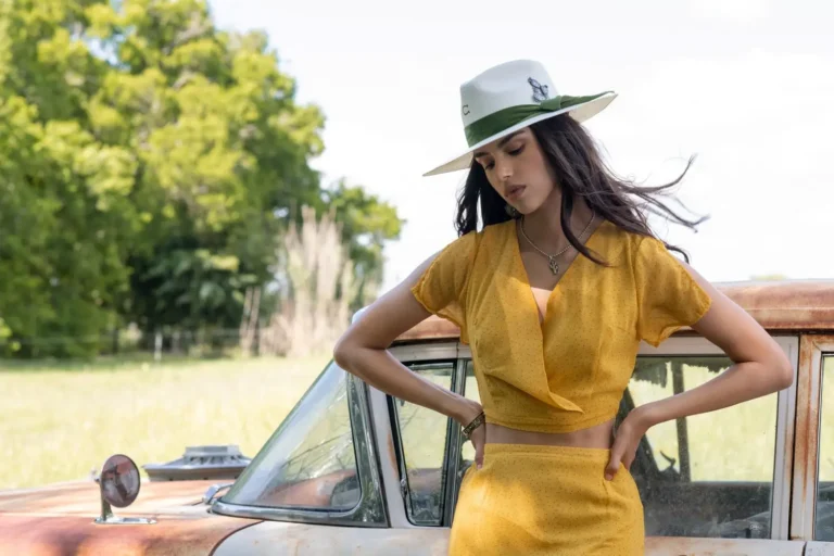 The Colour and Texture Playbook: How to Match Any Outfit to a Reflective Western Hat Without Getting It Wrong