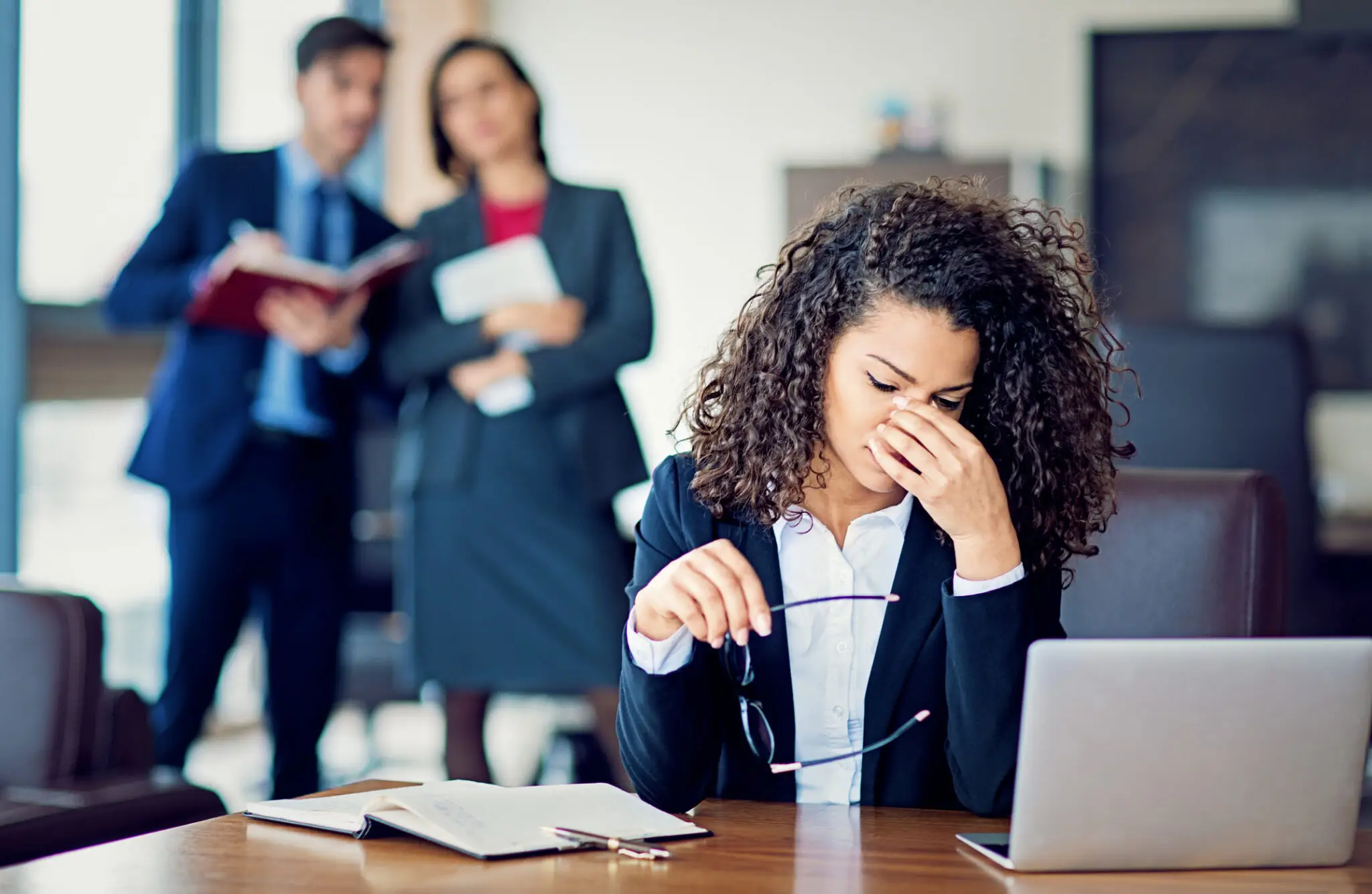 How to Report a Workplace Violation Anonymously in the US (Without Risking Your Job)