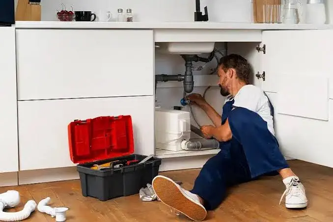What Should You Do Before Emergency Drain Cleaning Arrives?